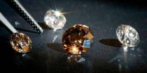 كندا
      تفرض
      قيوداً
      إضافية
      على
      استيراد
      الماس
      الروسي