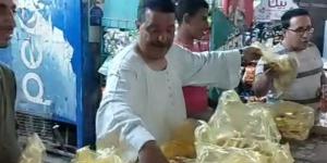 قبطي
      يوزع
      خبزا
      على
      المواطنين
      بمناسبة
      شهر
      رمضان
      بإسنا
      جنوب
      الأقصر