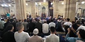 رئيس
      جامعة
      الأزهر
      يدعو
      المسلمين
      لتحري
      ليلة
      القدر
      في
      هذه
      الليالي
      وطلب
      العفو
      من
      الله