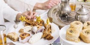 حلويات
      بالمكسرات
      والعجوة،
      نصائح
      القومي
      للبحوث
      للتغذية
      السليمة
      في
      عيد
      الفطر