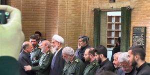 قائد
      فيلق
      القدس
      وكبار
      العسكريين
      الإيرانيين
      يشاركون
      بمجلس
      عزاء
      ضحايا
      القنصلية
      في
      دمشق
      (صور)