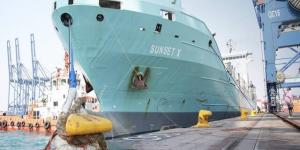 ميناء
      جدة
      الإسلامي
      يستقبل
      أول
      سفينة
      على
      الخط
      الملاحي
      "فُلك
      البحرية"