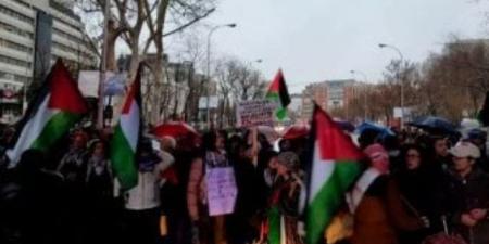 مئات النساء فى إسبانيا يتظاهرن ضد مجازر إسرائيل فى غزة