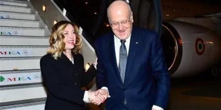 مطب
      لرئيس
      وزراء
      لبنان
      في
      مطار
      بيروت،
      قبَّل
      سيدة
      معتقدا
      أنها
      رئيسة
      الحكومة
      الإيطالية