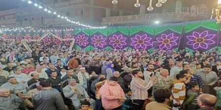 بحضور
      راعي
      الكنيسة،
      أكبر
      حفل
      لتكريم
      2500
      من
      حفظة
      القرآن
      الكريم
      بالشرقية
      (فيديو)