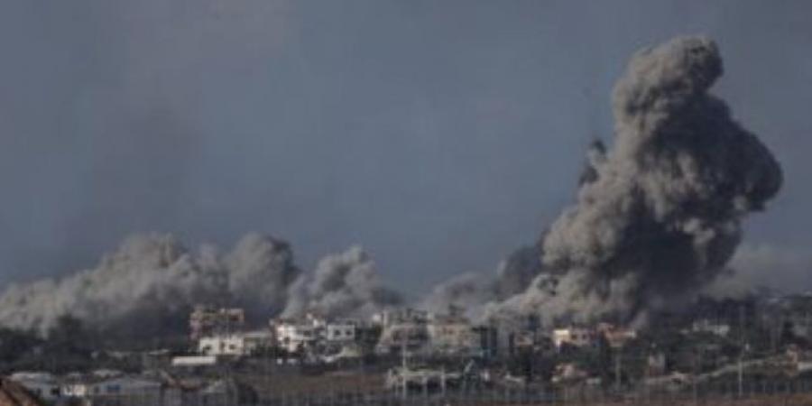 وسائل إعلام فلسطينية: قصف مدفعى إسرائيلي مكثف فى منطقة السرايا بقطاع غزة