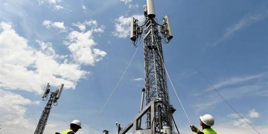الحكومة
      توافق
      على
      طلبات
      إقامة
      أبراج
      تقوية
      شبكات
      المحمول