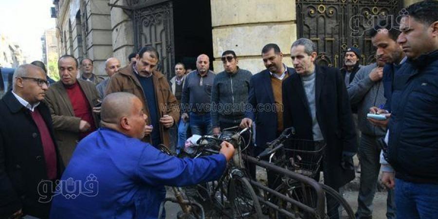 محافظ
      الغربية
      يتفقد
      أعمال
      إنشاء
      مركز
      خدمات
      مصر
      ويستمع
      لطلبات
      المواطنين
      (صور)
