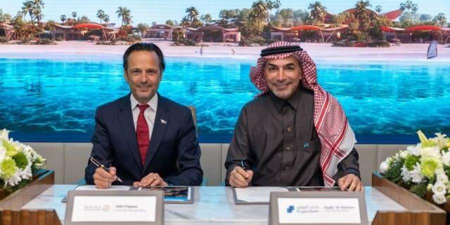 "البحر
      الأحمر
      الدولية"
      توقع
      اتفاقية
      تمويل
      مع
      "بنك
      الرياض"
      بـ2
      مليار
      ريال
