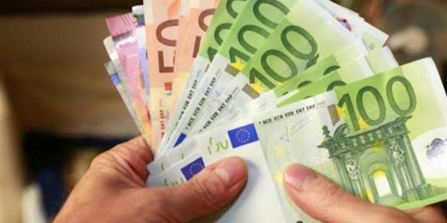 سعر
      اليورو
      مقابل
      الجنيه
      المصري
      في
      التعاملات
      الصباحية
      اليوم
      الأحد
      3-3-2024