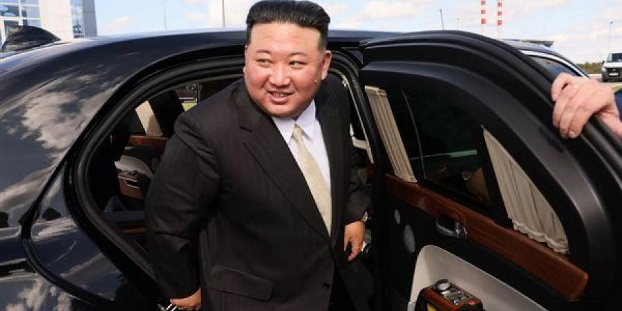 حاملا
      بندقية،
      الزعيم
      الكوري
      الشمالي
      يدعو
      إلى
      تكثيف
      التدريبات
      الحربية