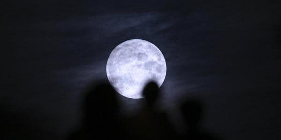 البحوث
      الفلكية:
      القمر
      يقترن
      بنجم
      برتقالى
      عملاق
      الثلاثاء
      المقبل