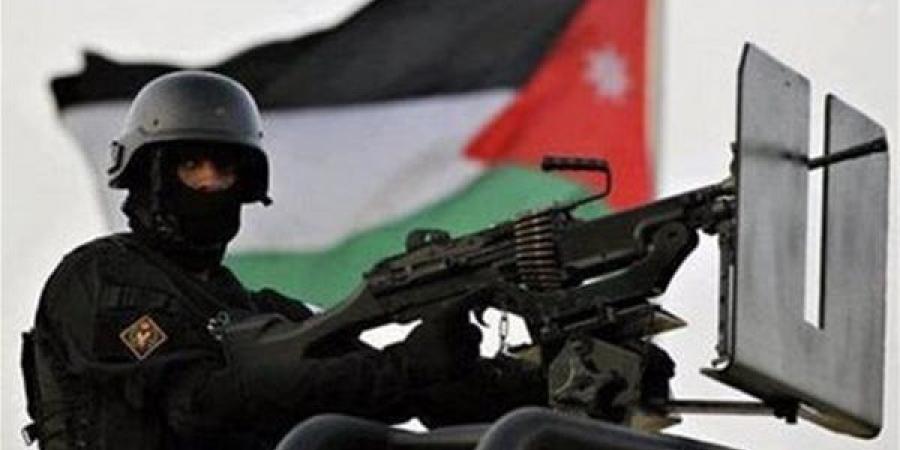 بيان
      الجيش
      الأردني
      بعد
      رصد
      تحركات
      مشبوهة
      على
      الحدود
      مع
      سوريا