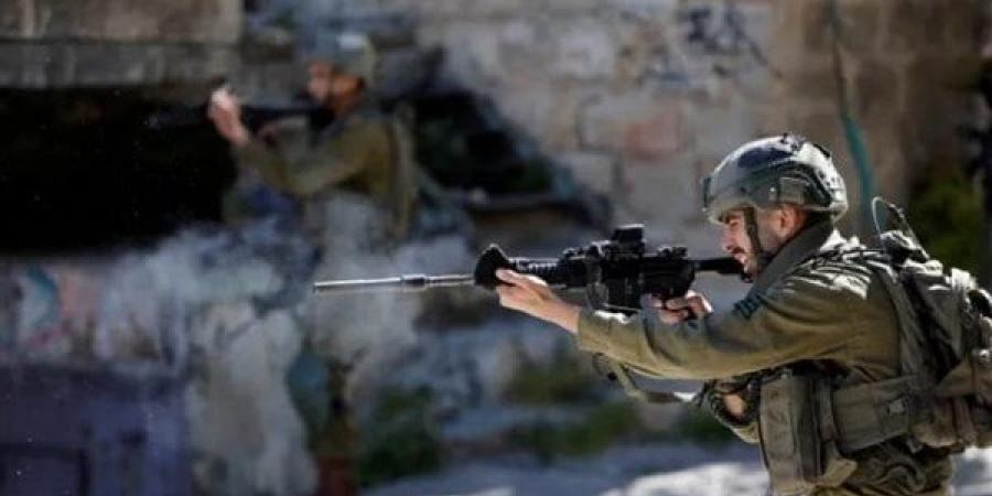مشهد
      مروع
      لاعتداء
      جنود
      الاحتلال
      على
      شاب
      فلسطيني
      بالضفة
      الغربية
      (
      فيديو)