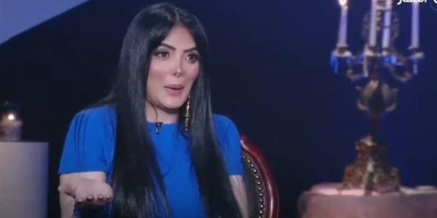 حورية
      فرغلي:
      هيثم
      أحمد
      زكي
      كان
      بيحبني
      وضربني
      في
      اللوكيشن
      بسبب
      الغيرة(فيديو)
