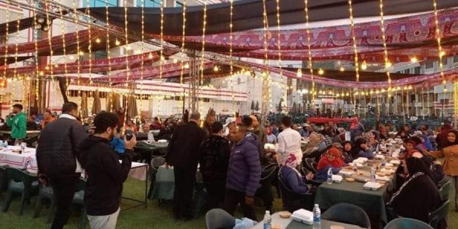 بتواجد
      حسين
      لبيب،
      الزمالك
      يقيم
      حفل
      إفطار
      جماعيا
      للعاملين
      بالنادي
      (صور)