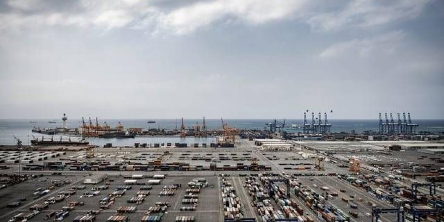 إضافة
      خدمة
      شحن
      جديدة
      لميناء
      جدة
      الإسلامي
      لربط
      موانئ
      شمال
      البحر
      الأحمر