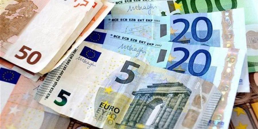 سعر
      اليورو
      أمام
      الجنيه
      المصري
      مستهل
      تعاملات
      اليوم
      الإثنين
      1-4-2024