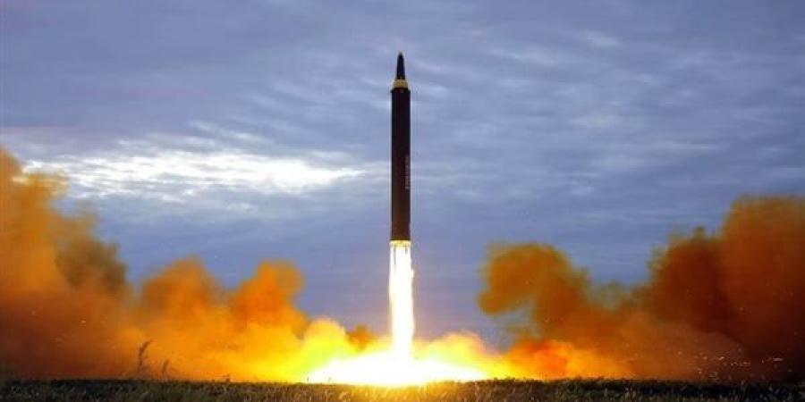 كوريا
      الشمالية
      تطلق
      صاروخًا
      باليستيًا
      باتجاه
      بحر
      اليابان