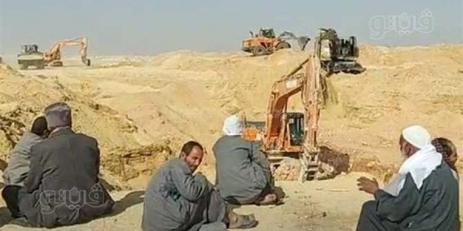 الأرض
      صخرية،
      شهود
      عيان
      يروون
      تفاصيل
      حادث
      سقوط
      مزارع
      في
      بئر
      المنيا