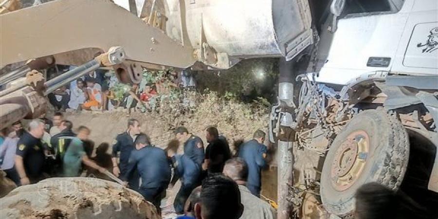 اللقطات
      الأولى
      لاقتحام
      سيارة
      نقل
      مقهى
      في
      أسوان
      ومصرع
      وإصابة
      عدد
      من
      المواطنين
      (صور)
