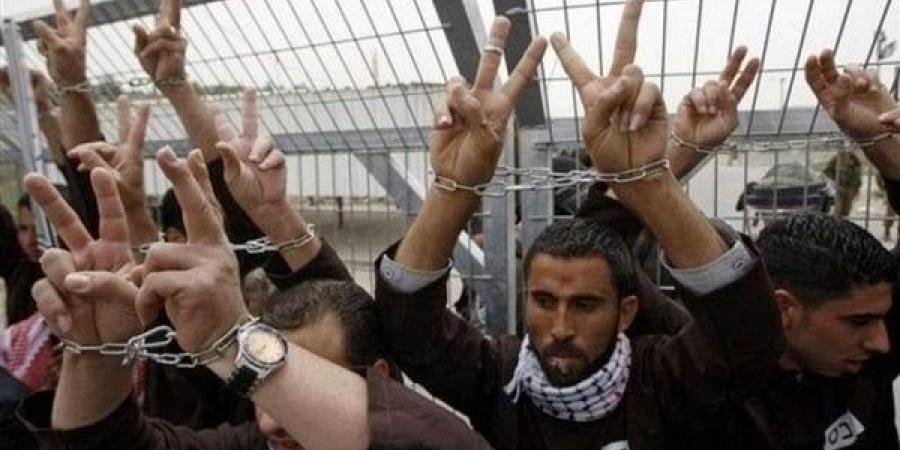 جيش
      الاحتلال
      يفرج
      عن
      101
      من
      الأسرى
      الفلسطينيين