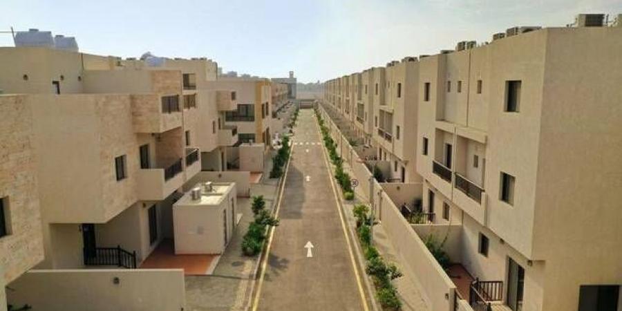 التمويل
      العقاري
      السكني
      الجديد
      للأفراد
      بالسعودية
      يتراجع
      2.9%
      في
      فبراير