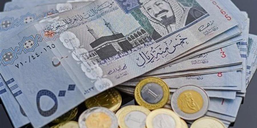 3
      أشهر
      على
      فتح
      الحساب،
      أبرز
      شروط
      استبدال
      العملات
      بجواز
      السفر
      لعملاء
      بنك
      مصر