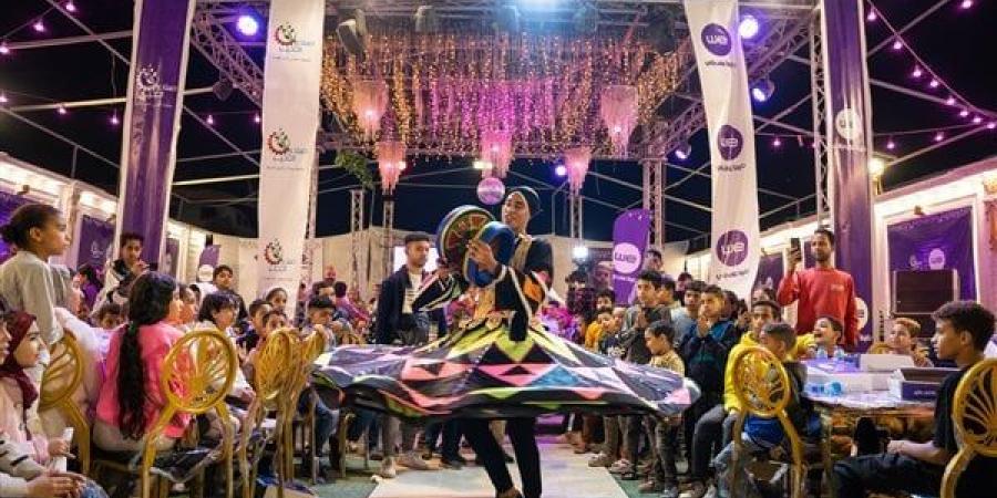 المصرية
      للاتصالات
      تحتفل
      بيوم
      اليتيم
      وتوزع
      ملابس
      جديدة
      على
      4
      آلاف
      طفل