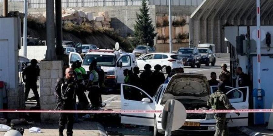 إصابة
      إسرائيليين
      في
      إطلاق
      نار
      استهدف
      حافلة
      شرق
      قلقيلية